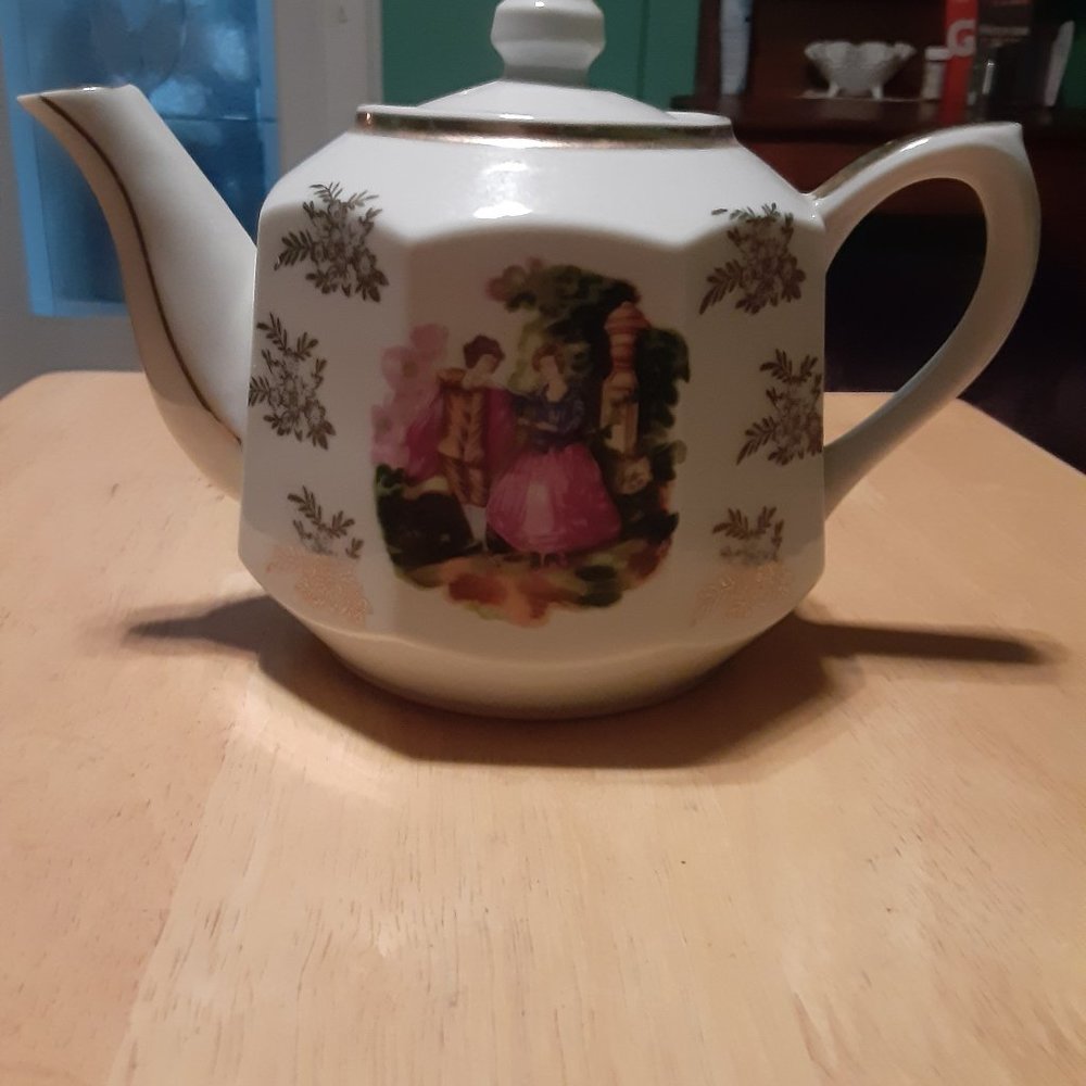 Vintage Japan Teapot Courting Couple in Garden Floral Decoration Gold Trim